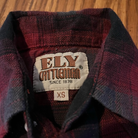 🐻EUC🐻Boy’s Long Sleeve Black/Red Flannel Shirt🐻 - Picture 2 of 3